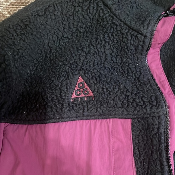 Nike ACG zip up jacket - Picture 2 of 6